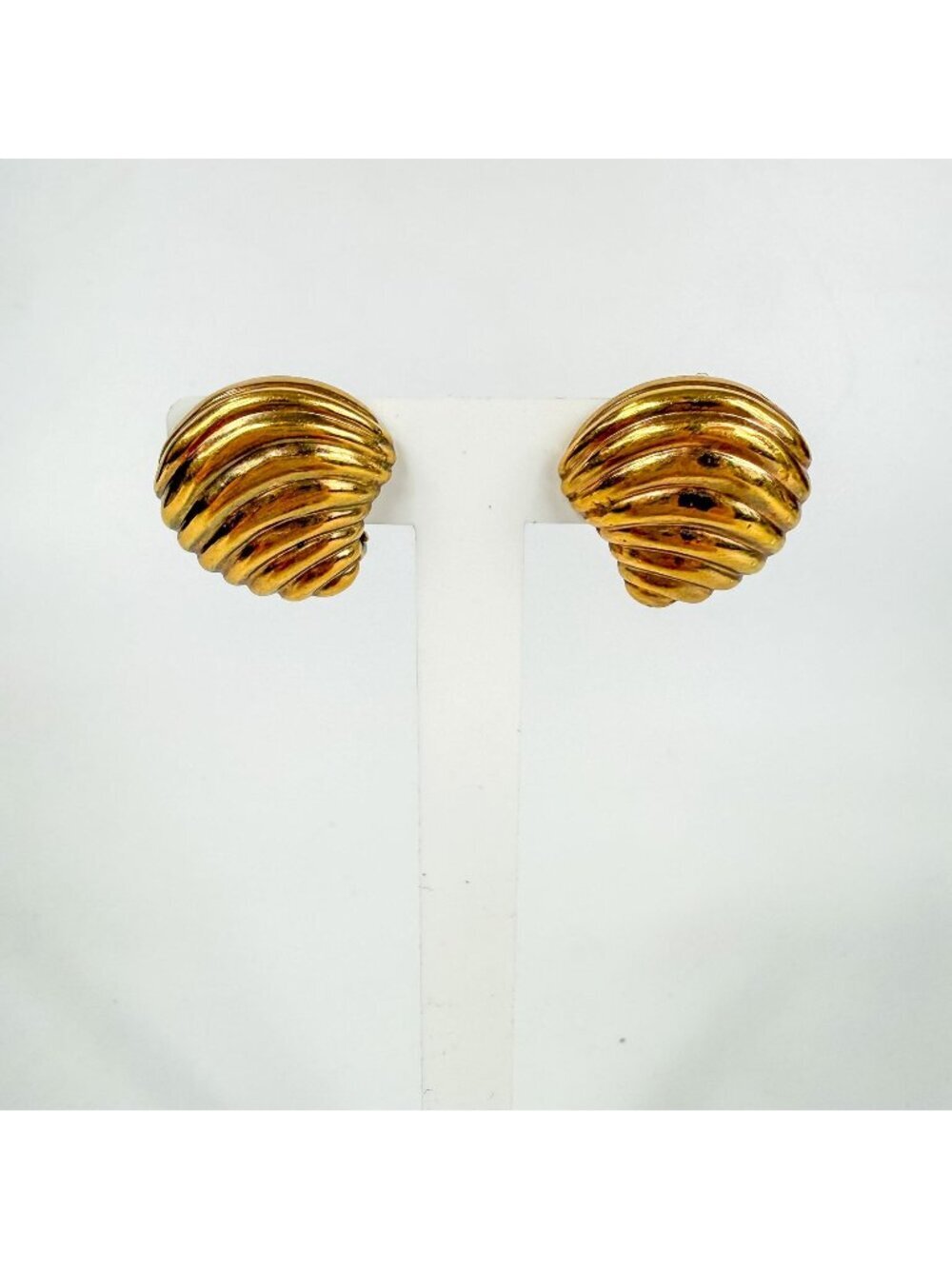 Francesca Visconti Gold Tone Shell Clam Ribbed Clip-On Earrings